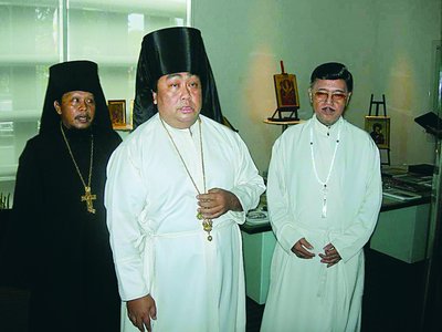 Глава Индонезийской Православной Церкви архим. Даниил (Бьянторо). Фотография. 2008 г.
